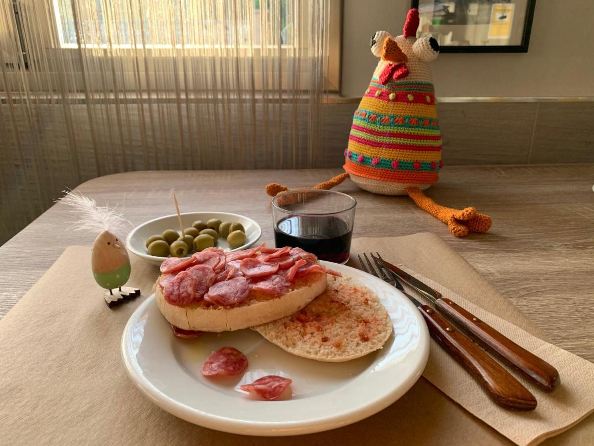 טראגונה Hostal El Callejon מראה חיצוני תמונה